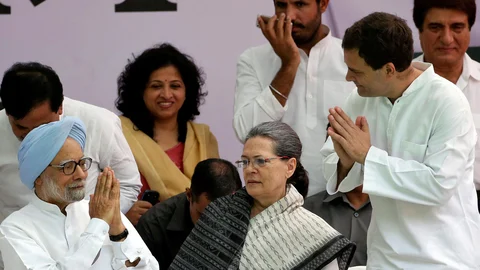 Former prime minister Manmohan Singh (left) is greeted by Congress party’s vice-president Rahul Gandhi as the party’s President Sonia Gandhi (centre) looks on before what the party calls the “Save Democracy” march to parliament in New Delhi on 6 May 2016. (Photo: Reuters)