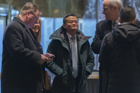 Billionaire Jack Ma, chairman of Alibaba Group Holding Ltd., arrives in the lobby of Trump Tower in New York, U.S., on Monday, January 8, 2017. (Photographer: Albin Lohr-Jones/Pool via Bloomberg)