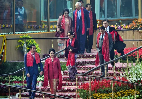 Chief guests and heads of states of Governments of Asean nations leave after attending the 69th Republic Day function at Rajpath in New Delhi. (Image: PTI)