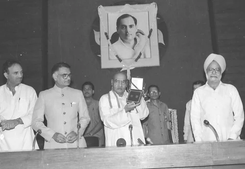 Prime Minister Narasimha Rao with Finance Minister Manmohan Singh and Lok Sabha Speaker Shivraj Patil, in 1992. (Photograph: PIB)