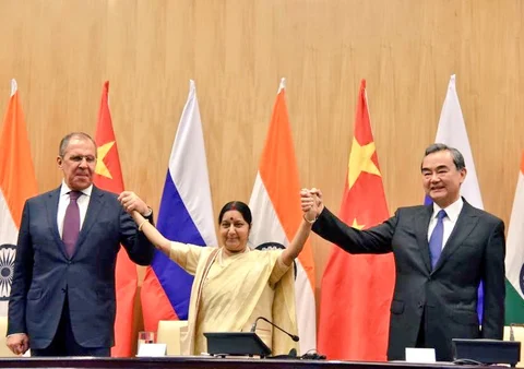 Russian Foreign Minister Sergey Lavrov and Chinese Foreign Minister Wang Yi with External Affairs Minister Sushma Swaraj. (Photograph: <a href="https://twitter.com/MEAIndia">@<b>MEAIndia</b></a>.)