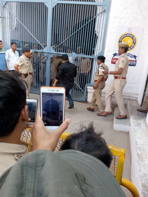 Salman Khan Reaches Mumbai After Being Released from Jodhpur Jail