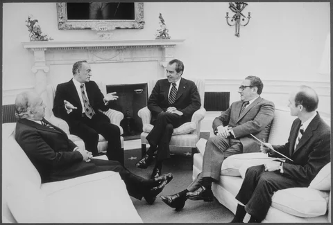 U.S. President Richard Nixon and Secretary of State Henry Kissinger meet diplomats from Egypt and Saudi Arabia, at the White House in Washington D.C., on February 19, 1974. (Photograph: U.S. National Archives and Records Administration)