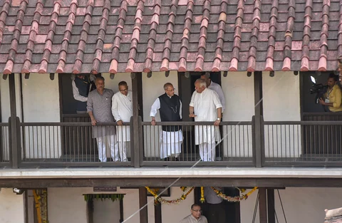 Former president Pranab Mukherjee with Rashtriya Swayamsevak Sangh chief Mohan Bhagwat at the birthplace of RSS founder Keshav Baliram Hedgewar, in Nagpur, Maharashtra on June 7, 2018. (Photograph: PTI)
