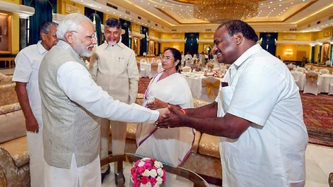 Prime Minister Narendra Modi meets chief ministers HD Kumaraswamy, Mamata Banerjee, Chandrababu Naidu, and Pinarayi Vijayan. (Photograph: PTI)