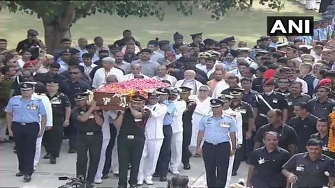 Vajpayee’s Daughter Performs His Last Rites at Smriti Sthal