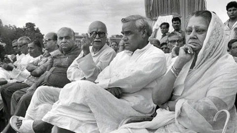 BJP leaders Madan Lal Khurana, LK Advani, Atal Bihari Vajpayee, and Vijayaraje Scindia. (Photograph: PIB)