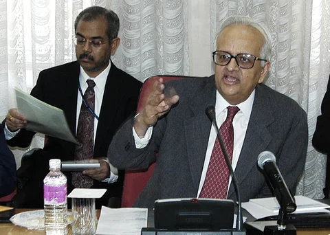 Bimal Jalan, then-Governor of the Reserve Bank of India, speaks at a bankers’ meeting at the Reserve Bank in Mumbai on April 29, 2003. (Photographer: Santosh Verma/Bloomberg News)