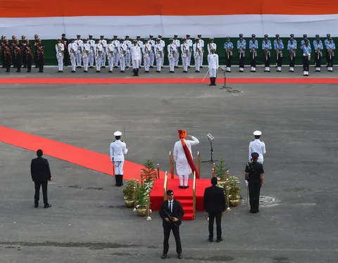 Prime Minister Narendra Modi receives the guard of honour before addressing the nation from the ramparts of Red Fort during the 72nd Independence Day, in New Delhi (Source: PTI)
