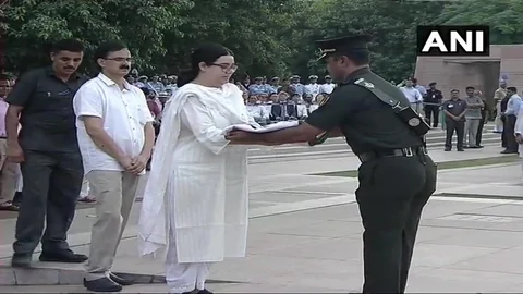 Vajpayee’s Daughter Performs His Last Rites at Smriti Sthal
