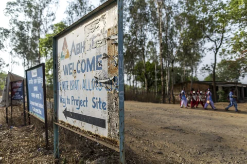 A sign for the abandoned Matrishri Usha Jayaswal Thermal Power Plant, in Latehar, Jharkhand, on May 16, 2018. (Photographer: Prashanth Vishwanathan/Bloomberg)