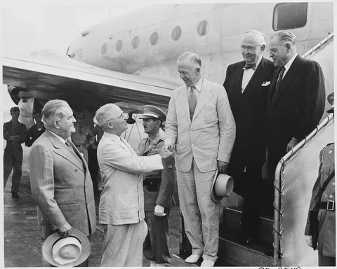 U.S. President Harry Truman sees off Secretary of State George Marshall at National Airport in Washington, D. C., on Aug. 13, 1947. (Photograph: U.S. National Archives)