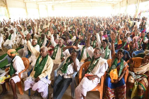 Farmers at a Rythu Bandhu meeting with Telangana Minister KT Rama Rao, in Karimnagar district, on May 11, 2018. (Photograph: <a href="https://twitter.com/KTRTRS">@<b>KTRTRS</b></a>/Twitter)