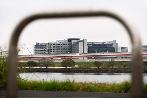 Nissan Motor Co. Chairman Carlos Ghosn is being held at Tokyo’s detention house, according to the Nikkei. (Photographer: Akio Kon/Bloomberg). 