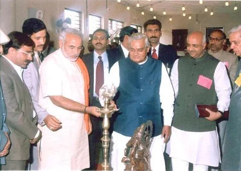 Atal Bihari Vajpayee with Narendra Modi, on Jan. 14, 2004. (Photograph: PIB)