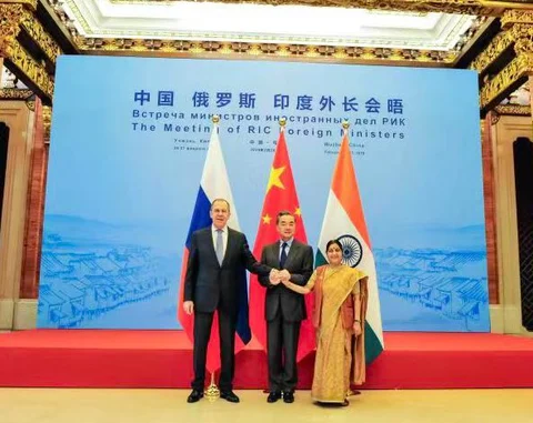 Sergey Lavrov, Wang Yi and Sushma Swaraj at the meeting of the Foreign Ministers of Russia, China, and India, in Wuzhen, China, on Feb. 27, 2019. (Photograph: MEA)