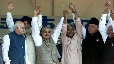 A file photo of Atal Bihari Vajpayee and LK Advani with allies Parkash Singh Badal, George Fernandes, Farooq Abdullah, and OP Chautala. (Photograph: PTI)