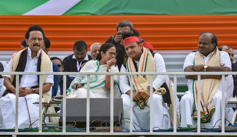 MK Stalin, Mamata Banerjee, Akhilesh Yadav and HD Kumaraswamy at a rally in Kolkata, on Jan. 19, 2019. (Photograph: PTI)