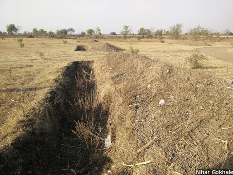 In 2017, Maharashtra’s forest department began digging pits in <em>gairan</em> (grazing) land to plant trees as a part of the government’s project to plant 500 million trees across the state.