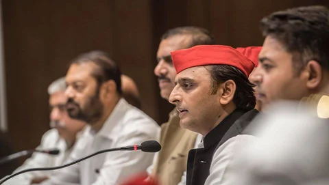 हमारे देश के नौजवान सांप्रदायिक औऱ नफरत फैलाने वालों से मुकाबला करेंगे, व्यवस्था परिवर्तन करेंगे : अखिलेश यादव
