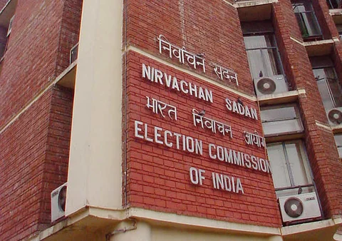 क्या मोदी सरकार की गुलामी करके ‘चुनाव आयोग’ अपनी साख को मिट्टी में मिला रहा है ?