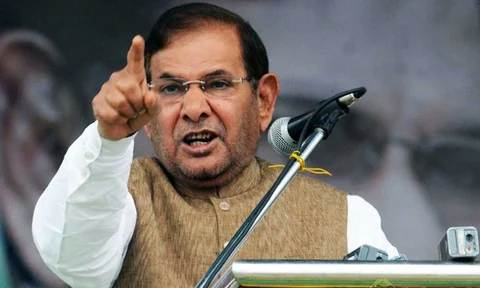 फर्जी एनकाउंटर के बाद भड़के शरद यादव, कहा- सपा, बसपा और कांग्रेस मिलकर योगी को सबक सिखाएं