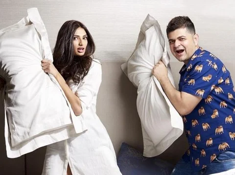 डब्बू रतनानी कैलेंडर 2016 के लिए इन सेलेव्स ने दिए कई हॉट पोज, देखें PHOTO