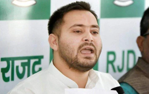 बिहार के मुख्यमंत्री पर जगह-जगह पथराव-घेराव फिऱ भी ‘मीडिया’ चुप, तेजस्वी बोले- अब भाजपाराज में ‘जंगलराज’ नहीं लिखा जाएगा