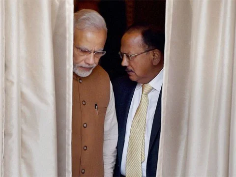 भाजपा की बैठक में क्या कर रहे थे अजीत डोभाल! क्या देश का सुरक्षा सलाहकार किसी दल का होता है ?