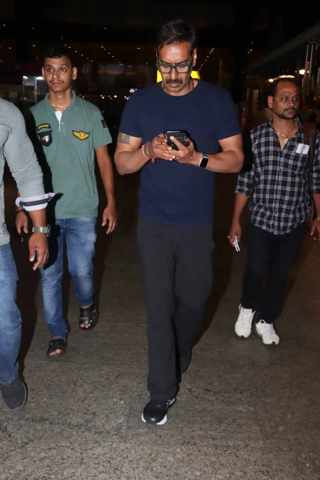 Ajay Devgn also snapped early morning at Mumbai Airport.