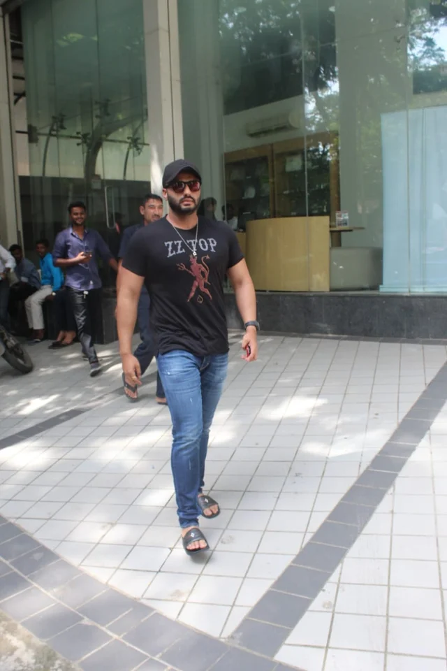 Arjun Kapoor who is currently shooting for Ashutosh Gowariker's Panipat was spotted outside his office in Khar