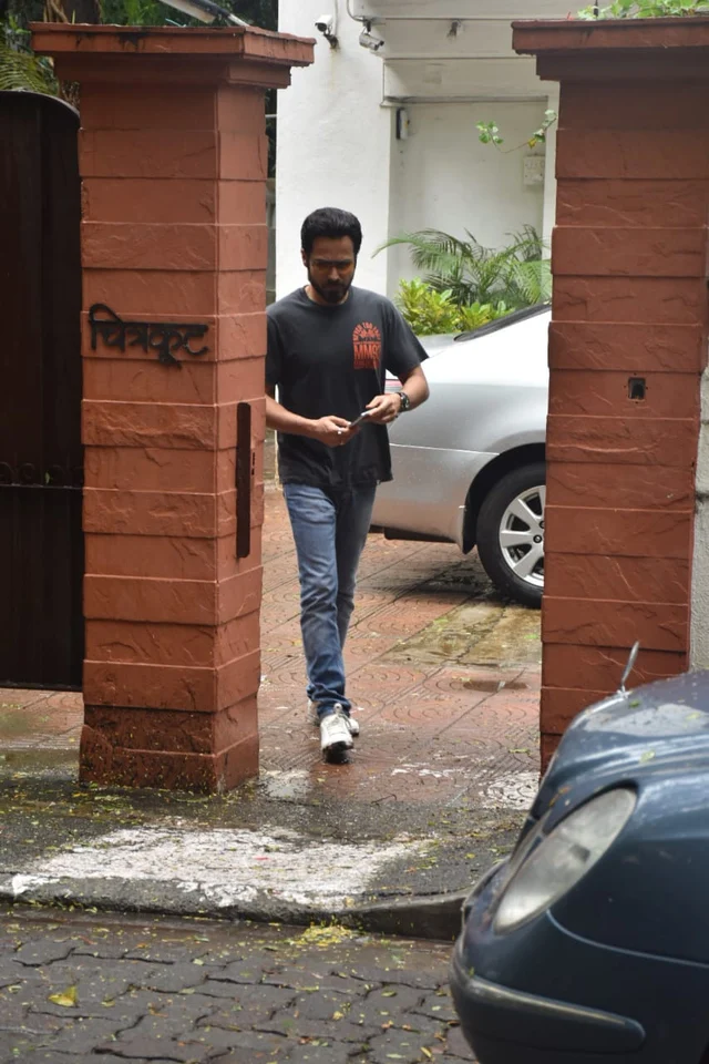 Actor Emraan Hashmi snapped while in Juhu