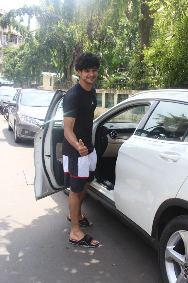 Ishan Khatter all smiles to paps.