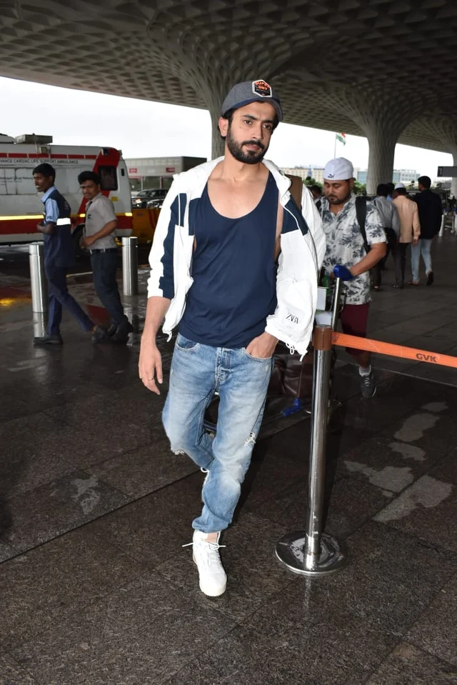 In Pics: Despite heavy rains, Celebrities spotted across Mumbai