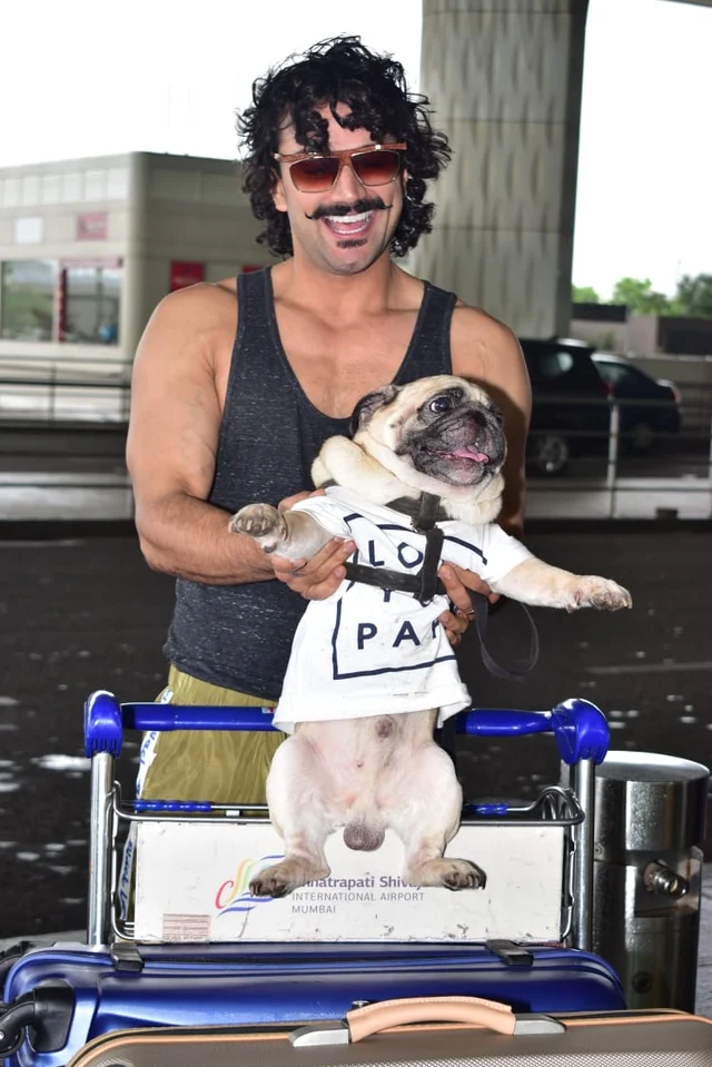 Actor Sahil Salathia at airport with his pet DAAKU