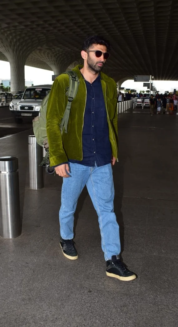 Aditya Roy Kapur snapped at Mumbai airport today.