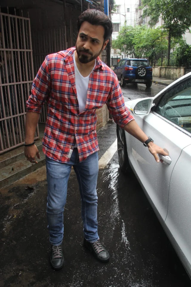 Emraan Hashmi spotted at Shankar Mahadevan's dubbing studio.