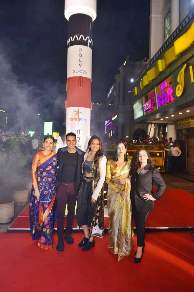 'Mission Mangal' team is busy promoting the film around the country and yesterday Akshay Kumar and his girl gang at PVR plaza in the city.