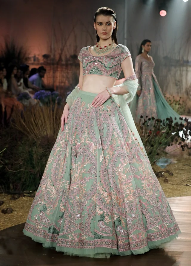 FDCI India Couture Week: Brides, get inspired