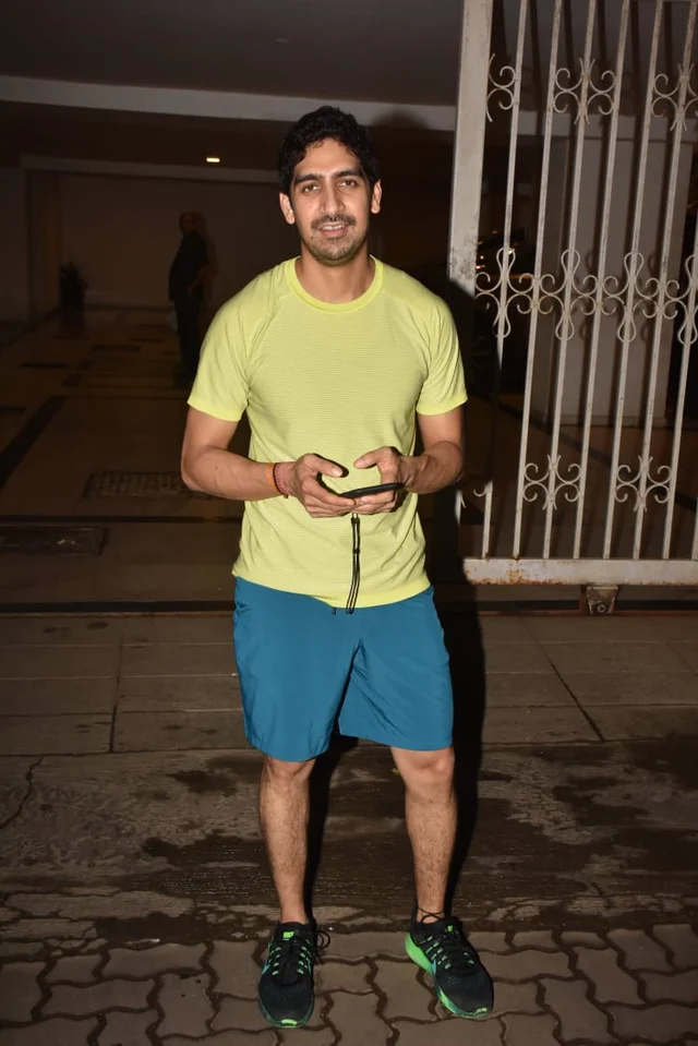 Celebrity Spotting: Akshay Kumar, Amitabh Bachchan, Sonam Kapoor snapped in the city
