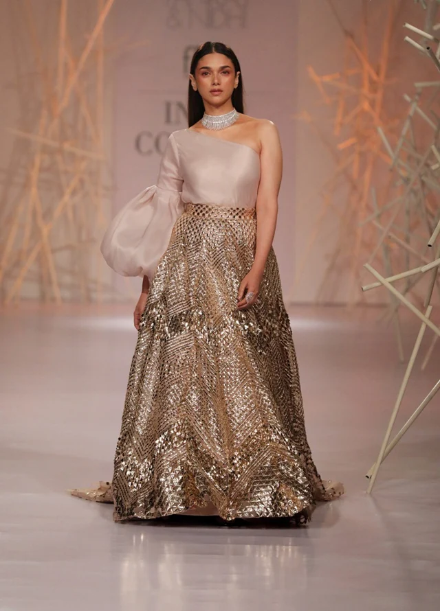 FDCI India Couture Week: Brides, get inspired
