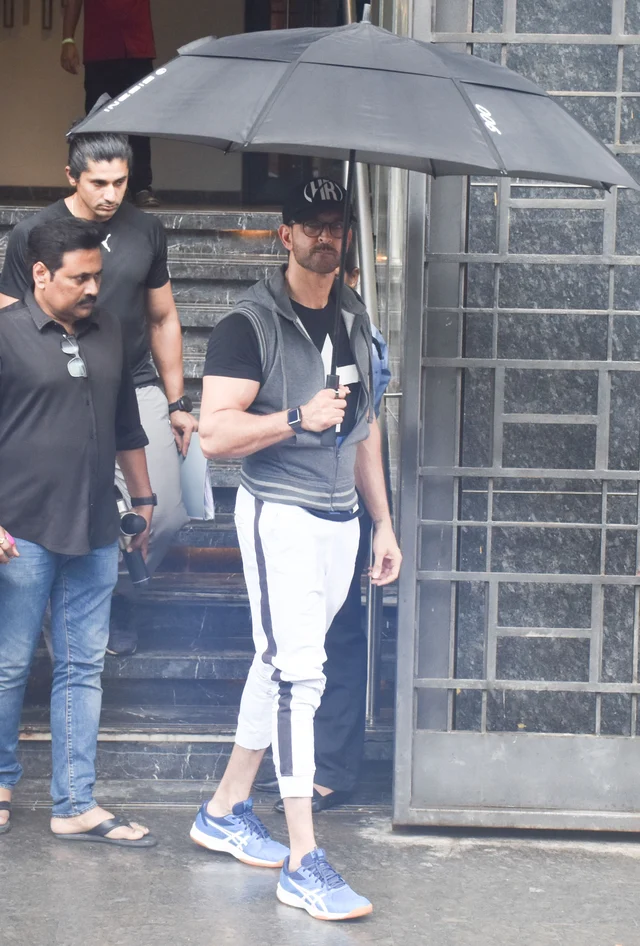 Super 30 actor Hrithik Roshan was clicked by paparazzi after his gym sessions in Juhu.