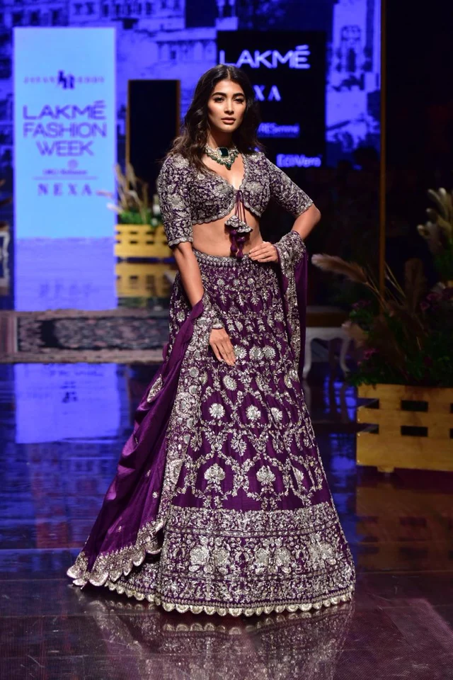 Pooja Hegde Showstopper for Jayanti Reddy At LFW 2019