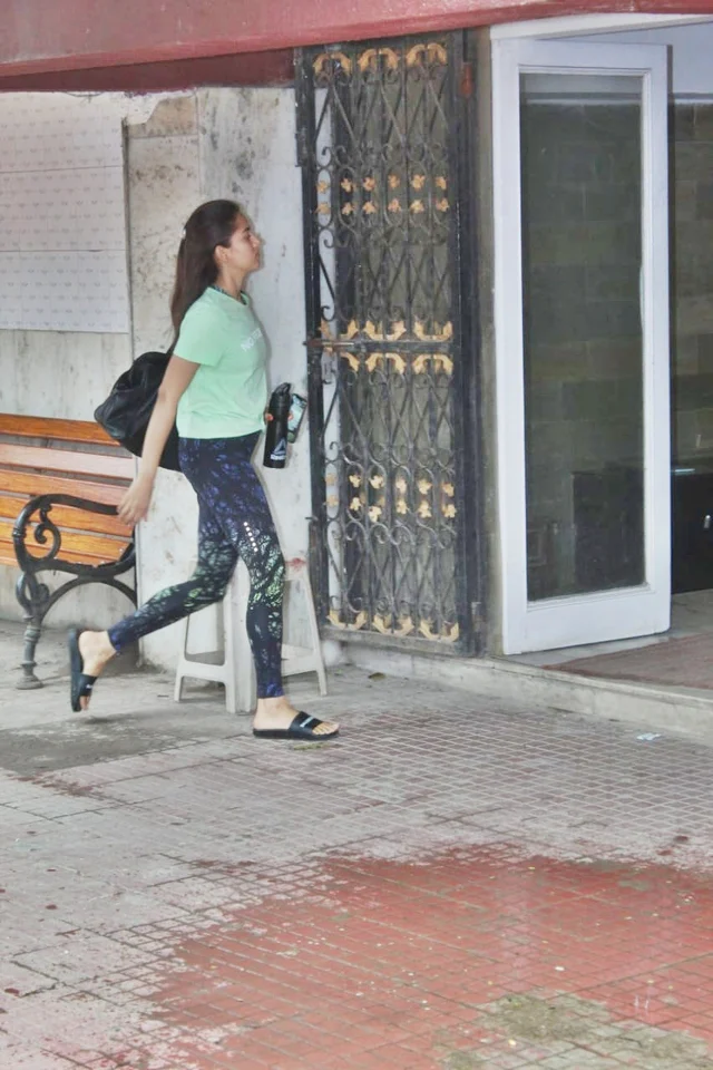 Mira Rajput was spotted in a green t-shirt for her Pilates on Wednesday morning.