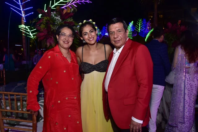 Have you seen these pictures of John Abraham, Janhvi Kapoor, and Vidya Balan?