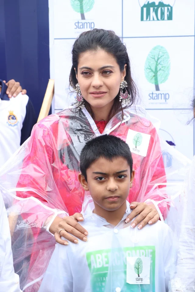 PHOTOS: Kajol, Arjun Kapoor, Shweta Bachchan Nanda snapped around the city