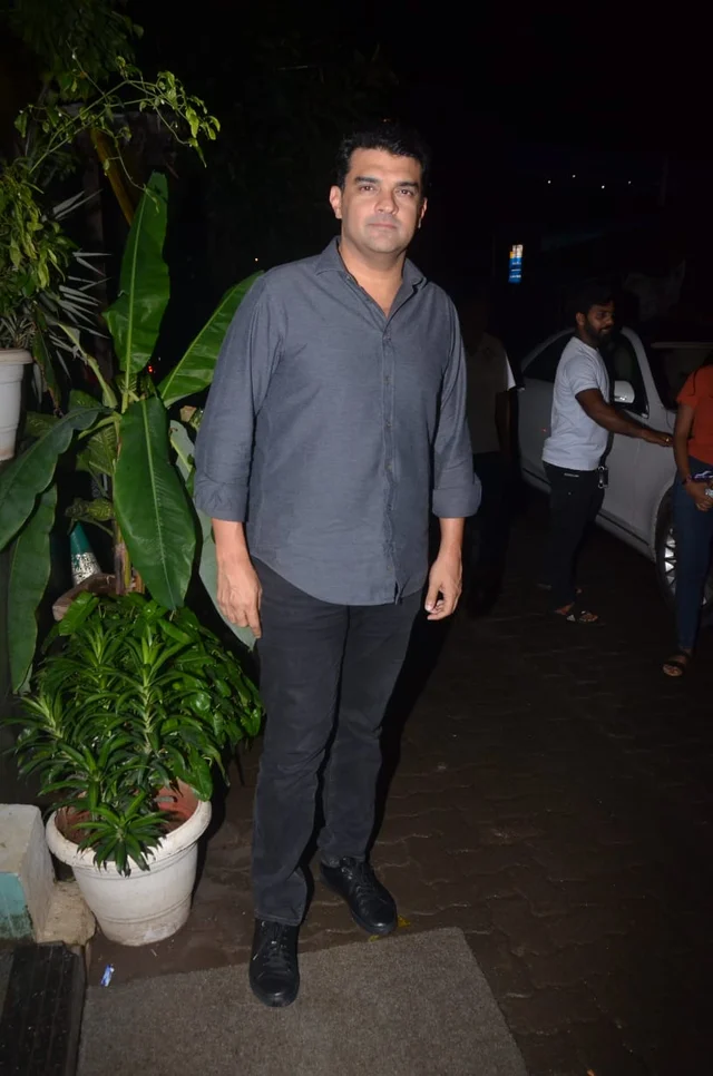 Have you seen these pictures of Aamir Khan, Parineeti Chopra and other B-town celebs?