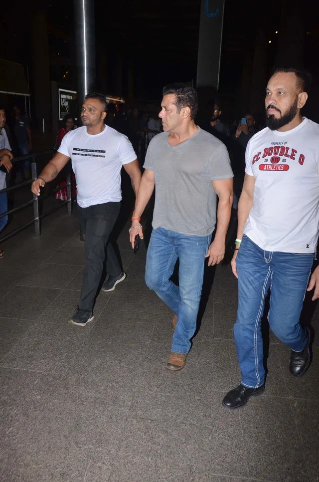 Taimur returns back to Mumbai with parents Kareena and Saif Ali Khan, Salman Khan and more spotted