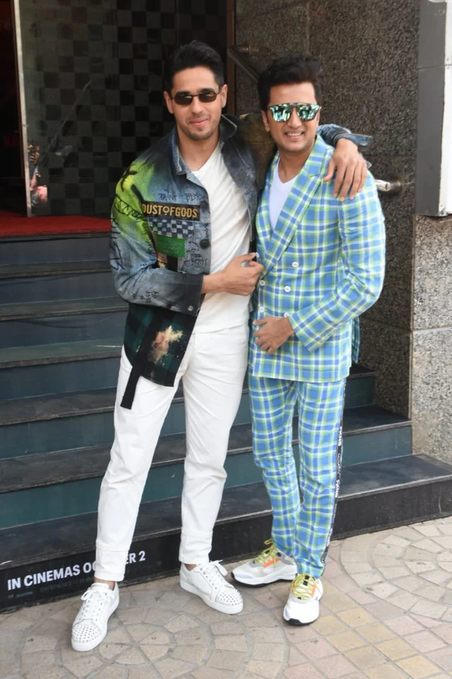 Kunal Kemmu, Chitrangada Singh, Varun Dhawan, and other B-towners clicked around the city