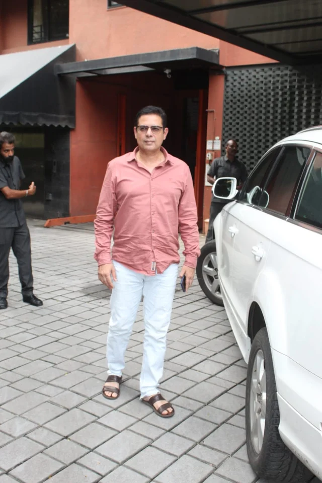 Atul Agnihotri was spotted outside Galaxy Apartments for Ganapati darshan at Salman Khan’s house.